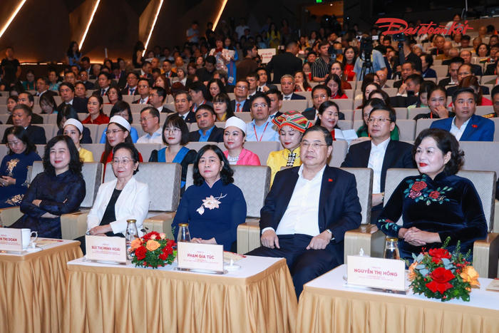 Chủ tịch Bùi Thị Minh Hoài dự chương trình phát động Tháng cao điểm “Vì người nghèo” năm 2026