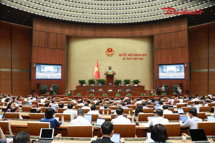 Quốc hội thảo luận sửa đổi nhiều luật về chứng khoán, công thương và nhà ở