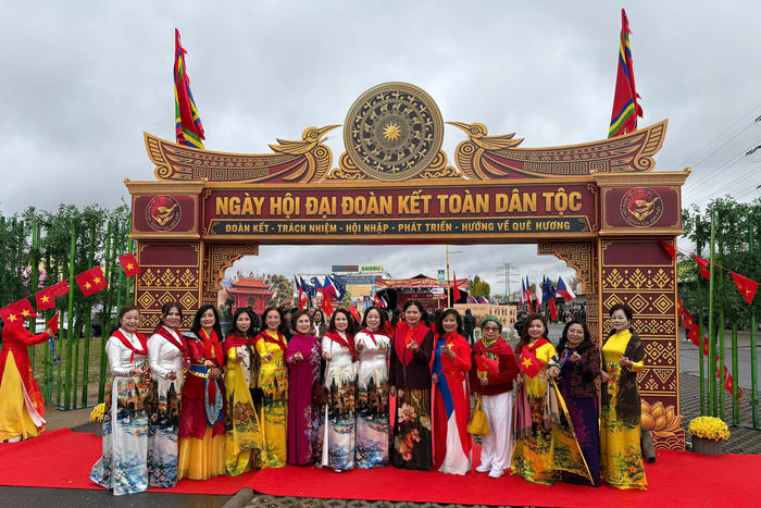 Phó Chủ tịch – Tổng Thư ký Hà Thị Nga dự Ngày hội đại đoàn kết toàn dân tộc tại Cộng hòa Séc