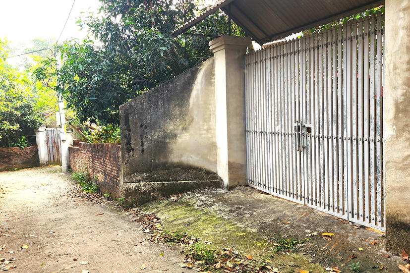 Hàng chục hộ dân ngỡ ngàng khi nhận được quyết định thu hồi giấy chứng nhận quyền sử dụng đất