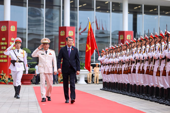 Thủ tướng Lê Minh Hưng: Gắn chặt nhiệm vụ bảo vệ an ninh với kiến tạo phát triển