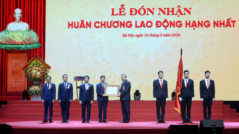 Đại học Quốc gia Hà Nội phải trở thành trụ cột học thuật, trung tâm kết nối tri thức với phát triển