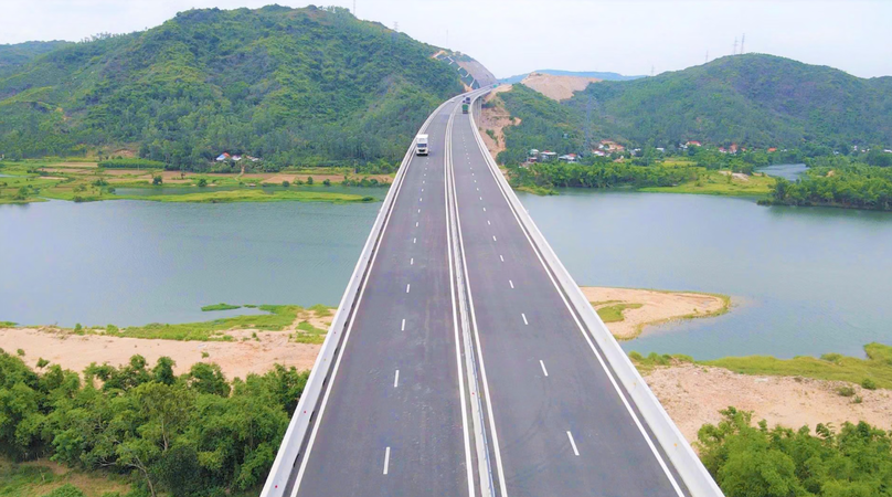 [SHORT] Từ 14/8, thu phí 5 tuyến cao tốc xuyên miền Trung

