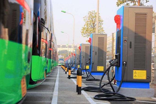 [SHORT] Đề xuất quy chuẩn về trụ sạc, trạm sạc xe điện
