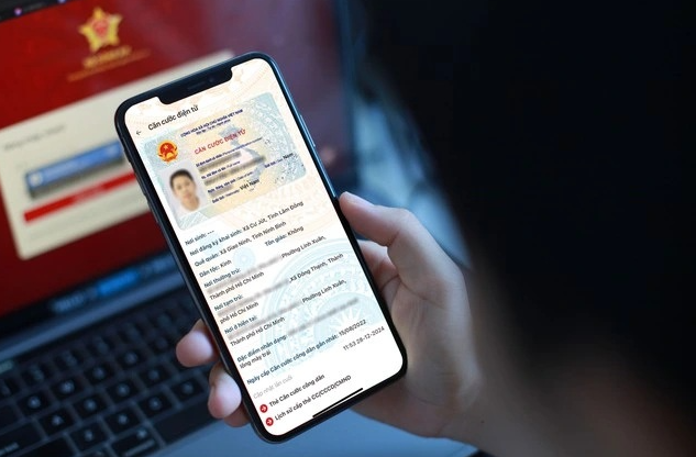 [SHORT] Người dân không phải xuất trình giấy tờ đã tích hợp trên VNeID

