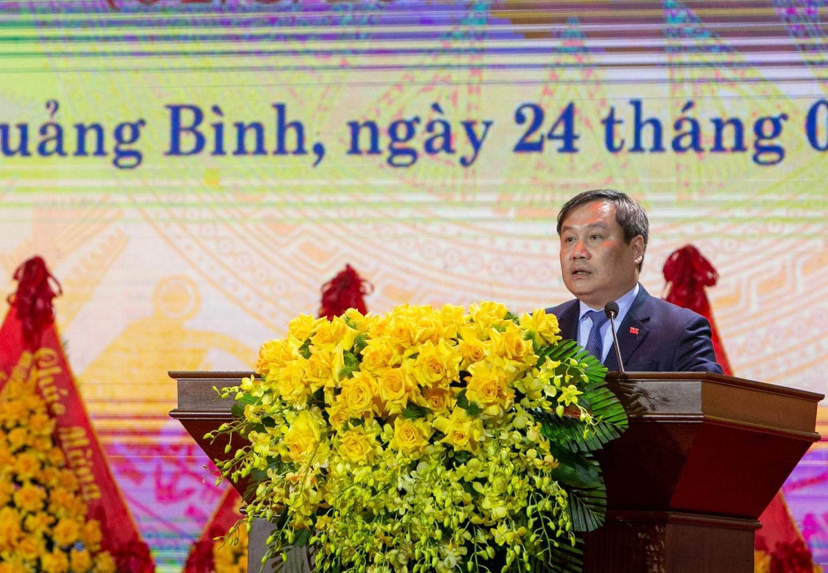 Ông Vũ Đại Thắng, Bí thư Tỉnh ủy Quảng Bình trình bày diễn văn tại lễ kỷ niệm.