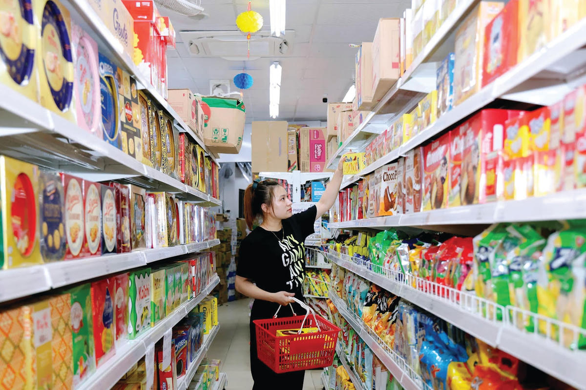 Sản phẩm hàng Việt được bày bán tại siêu thị trên địa bàn tỉnh Hà Nam.  