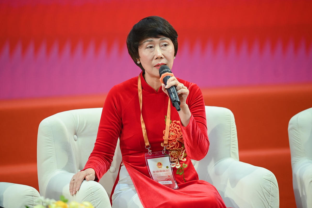 GS.TS Từ Thị Loan.