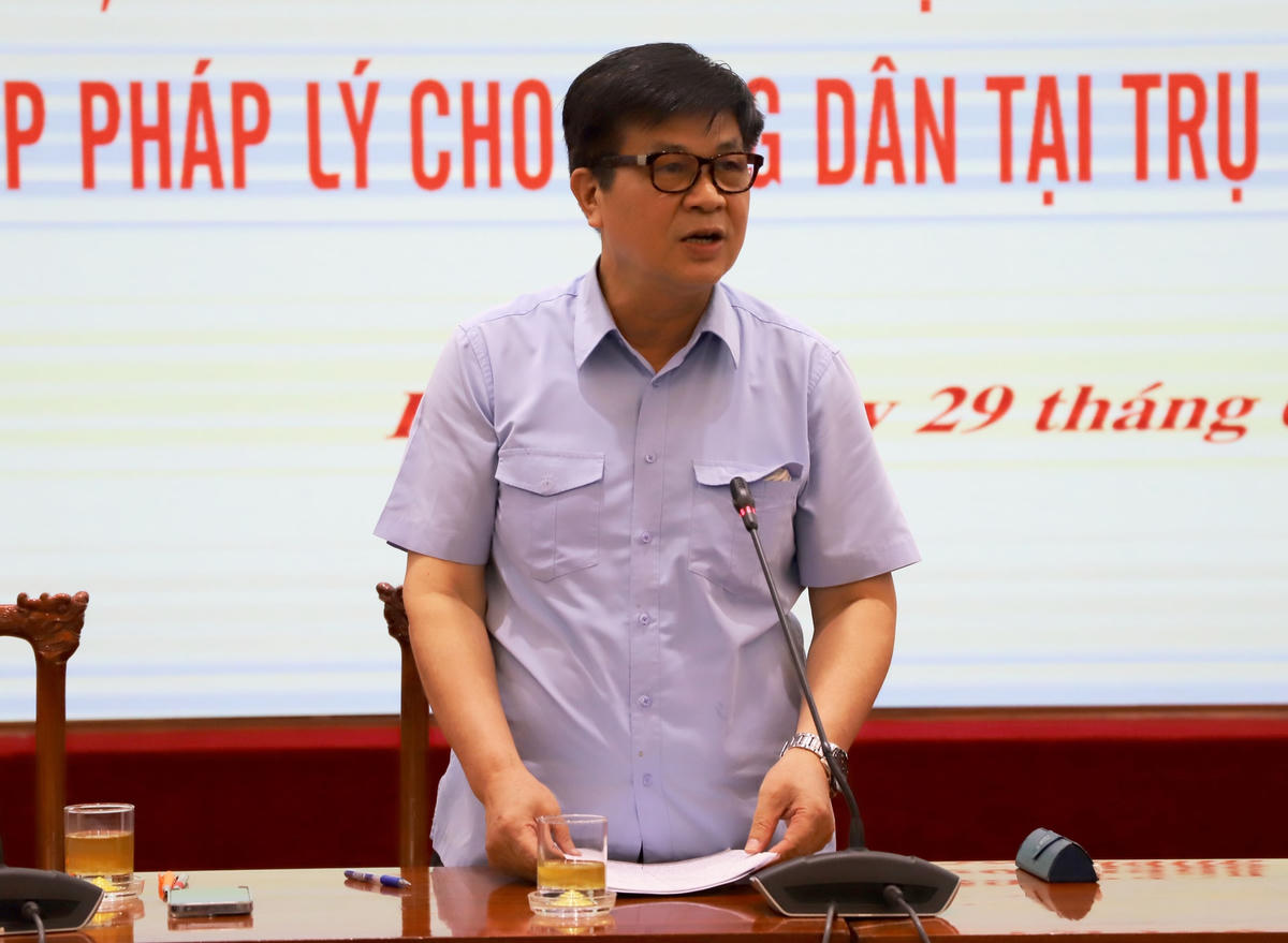 Luật sư Đỗ Ngọc Thịnh, Chủ tịch Liên đoàn Luật sư Việt Nam giải đáp các đề xuất, kiến nghị của luật sư, luật gia tham dự tập huấn.