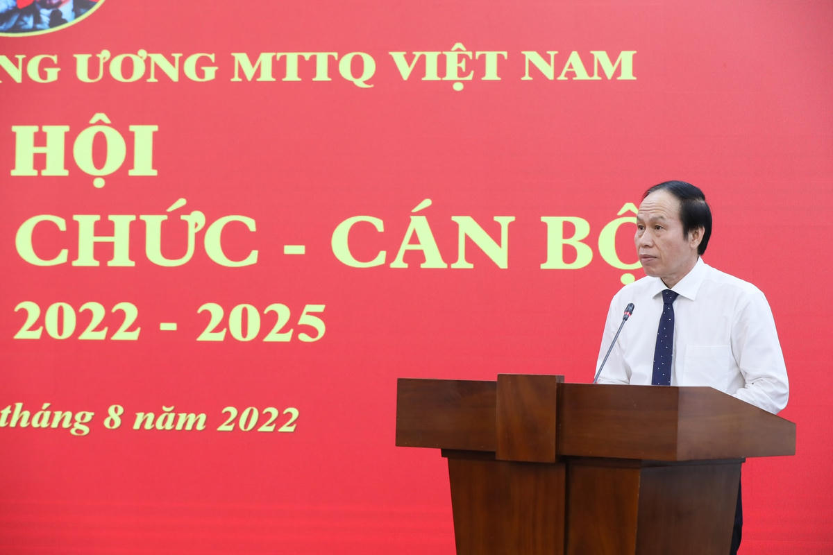 Phó Chủ tịch – Tổng Thư ký Lê Tiến Châu phát biểu tại Đại hội.