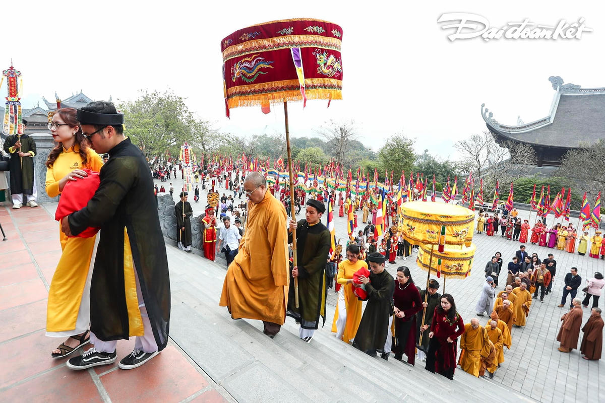 [ẢNH] Khai hội chùa Tam Chúc với nghi lễ rước nước độc đáo