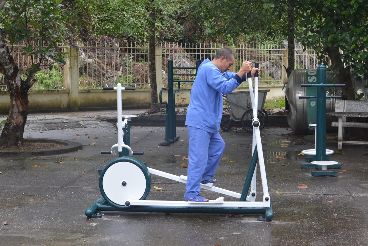 Bệnh nhân Bệnh viện Bảo vệ sức khỏe tâm thần Quảng Ninh có khu tập thể thao riêng.