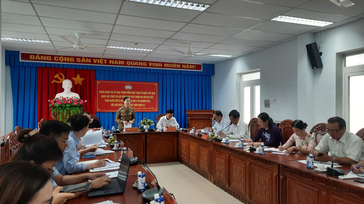 Đoàn công tác của Uỷ ban Trung ương MTTQ Việt Nam do Phó Chủ tịch Trương Thị Ngọc Ánh dẫn đầu làm việc tại huyện Mỏ Cày Nam.