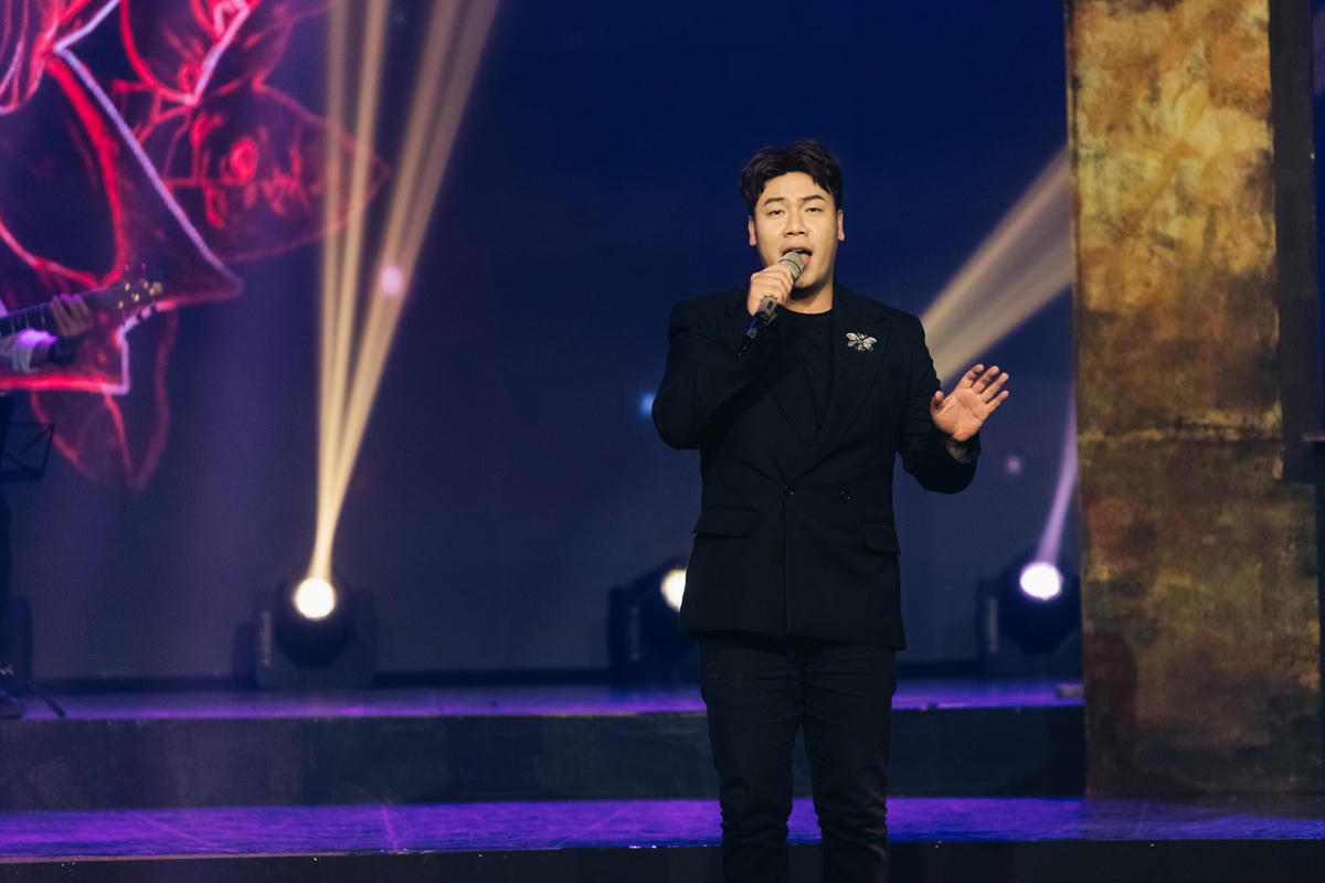 Nhạc sĩ, ca sĩ, tác giả Hamlet Trương.