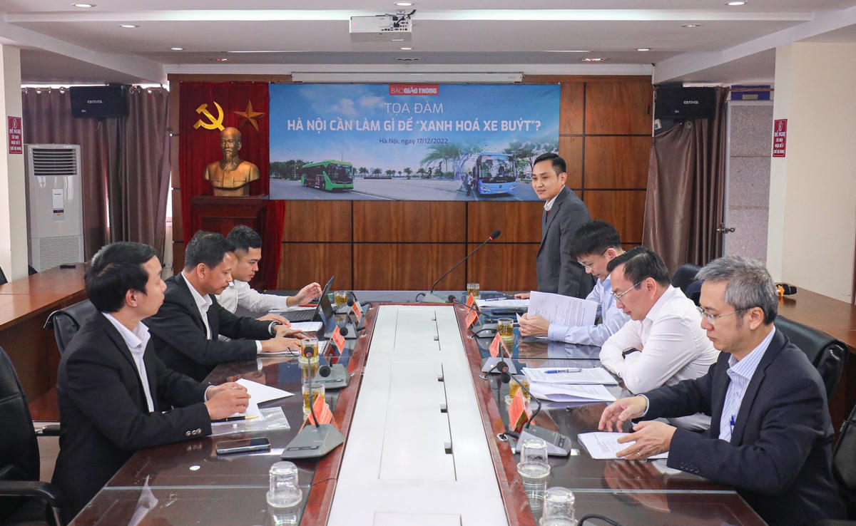 Quang cảnh tọa đàm.