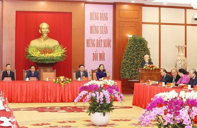Tổng Bí thư Nguyễn Phú Trọng chúc Tết các lãnh đạo và nguyên lãnh đạo Đảng, Nhà nước. Ảnh: Trí Dũng/TTXVN.