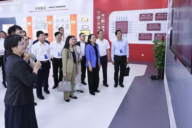 Đoàn đại biểu cấp cao Ủy ban Trung ương MTTQ Việt Nam thăm, khảo sát Công ty Hotchip Semiconductor Quảng Tây.