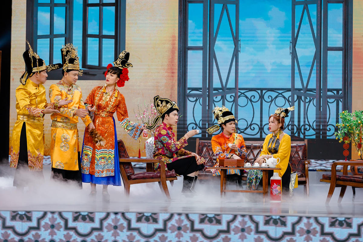 Kết hợp cùng bộ 3 Táo mới, các nghệ sĩ tung hứng đầy ăn ý.