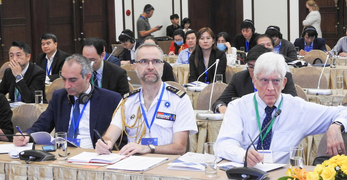 Giải quyết tranh chấp ở Biển Đông bằng biện pháp hoà bình