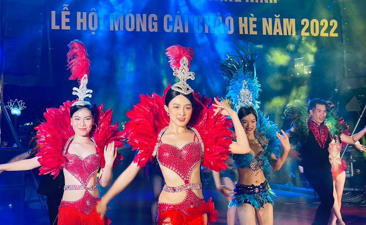 Những vũ điệu sôi động thổi bùng màu sắc rực rỡ nơi vùng biên.