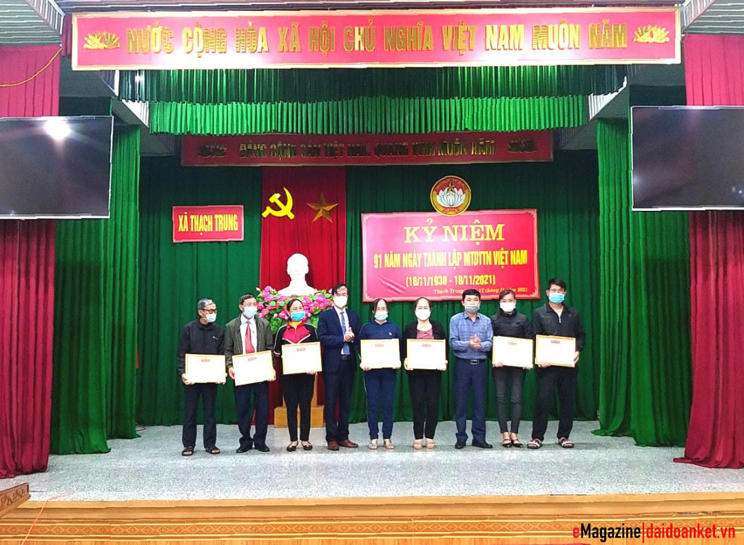 Những hạt nhân tiêu biểu ở khu dân cư góp phần nhân lên tình đoàn kết.