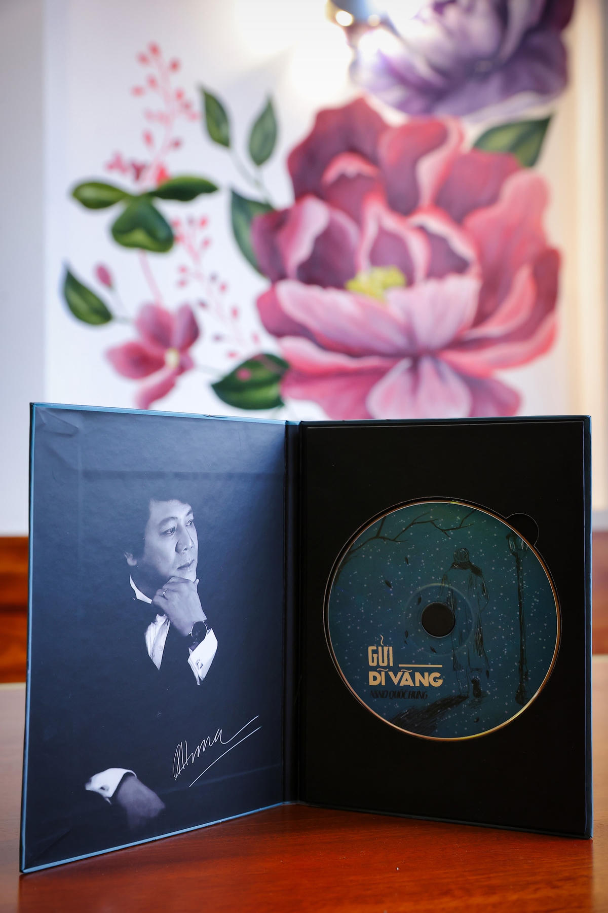 "Gửi dĩ vãng" là lời tri ân quá khứ của NSND Quốc Hưng.