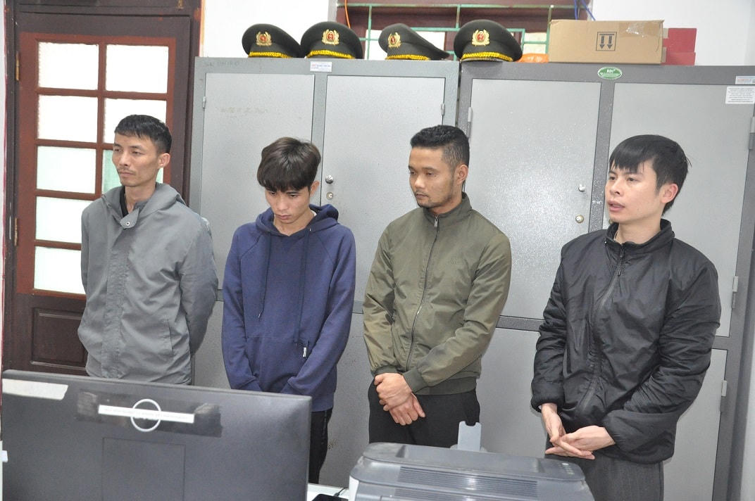 Các đối tượng tại cơ quan Công an.