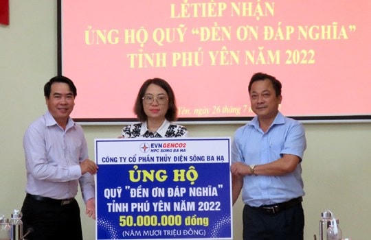 Ủy ban MTTQ tỉnh Phú Yên và Sở LĐ-TB-XH tiếp nhận sự ủng hộ của Công ty CP Thủy điện Sông Ba Hạ vào Quỹ Đền ơn đáp nghĩa năm 2022.  