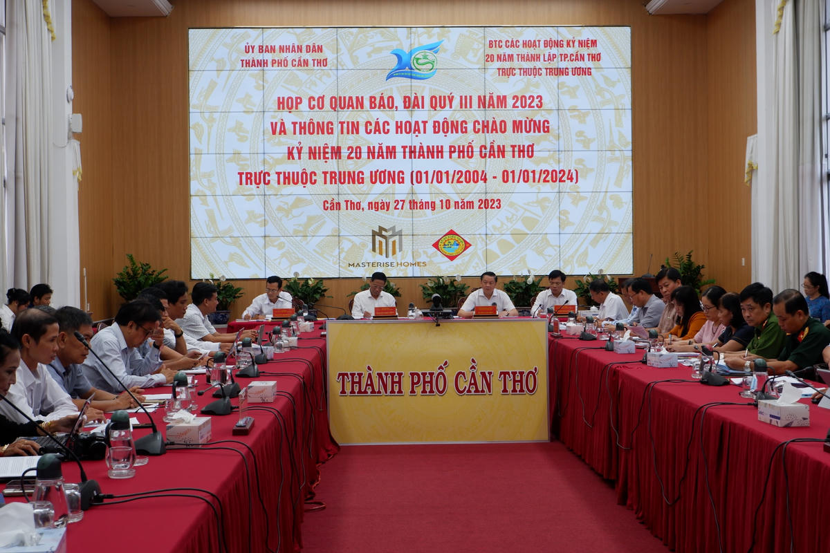 Toàn cảnh buổi họp báo