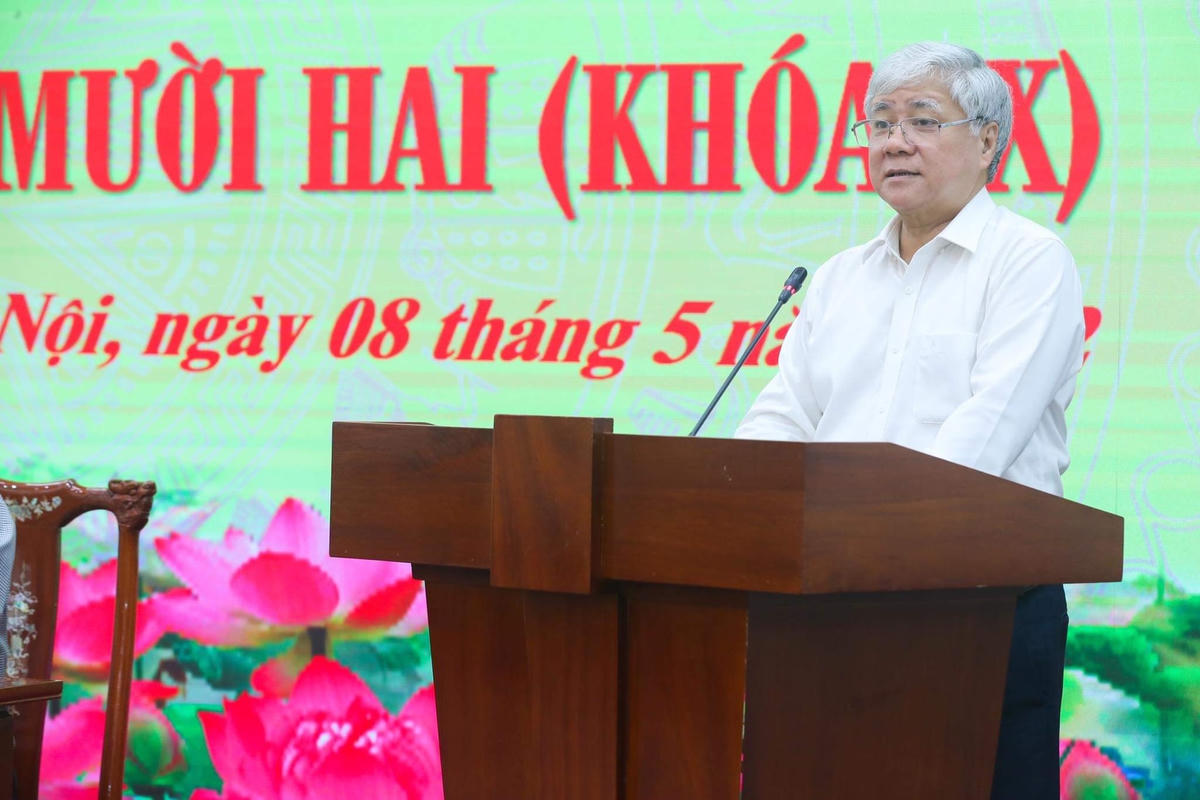 Chủ tịch Đỗ Văn Chiến phát biểu kết luận hội nghị. 
