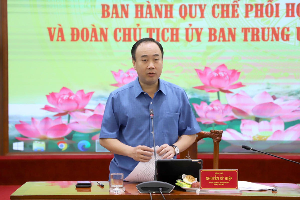 Ông Nguyễn Sỹ Hiệp, Phó Chủ nhiệm Văn phòng Chính phủ phát biểu tại phiên họp.