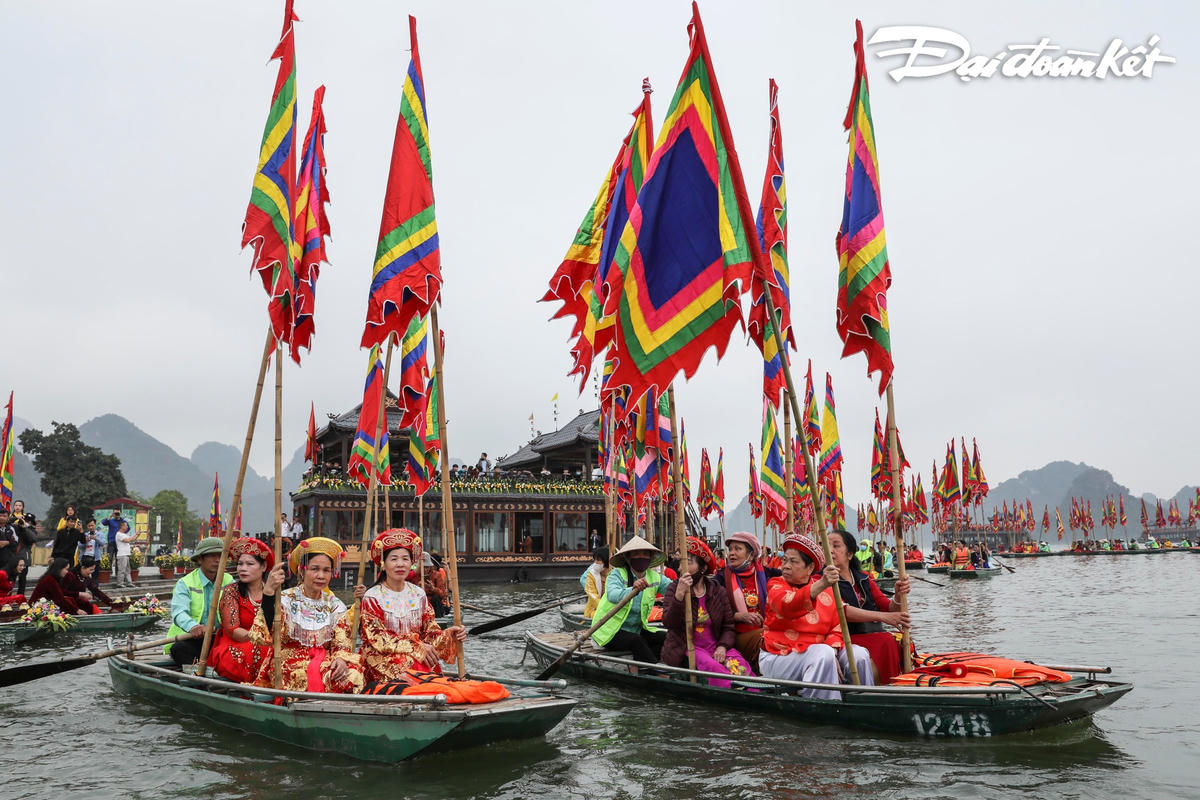 [ẢNH] Khai hội chùa Tam Chúc với nghi lễ rước nước độc đáo