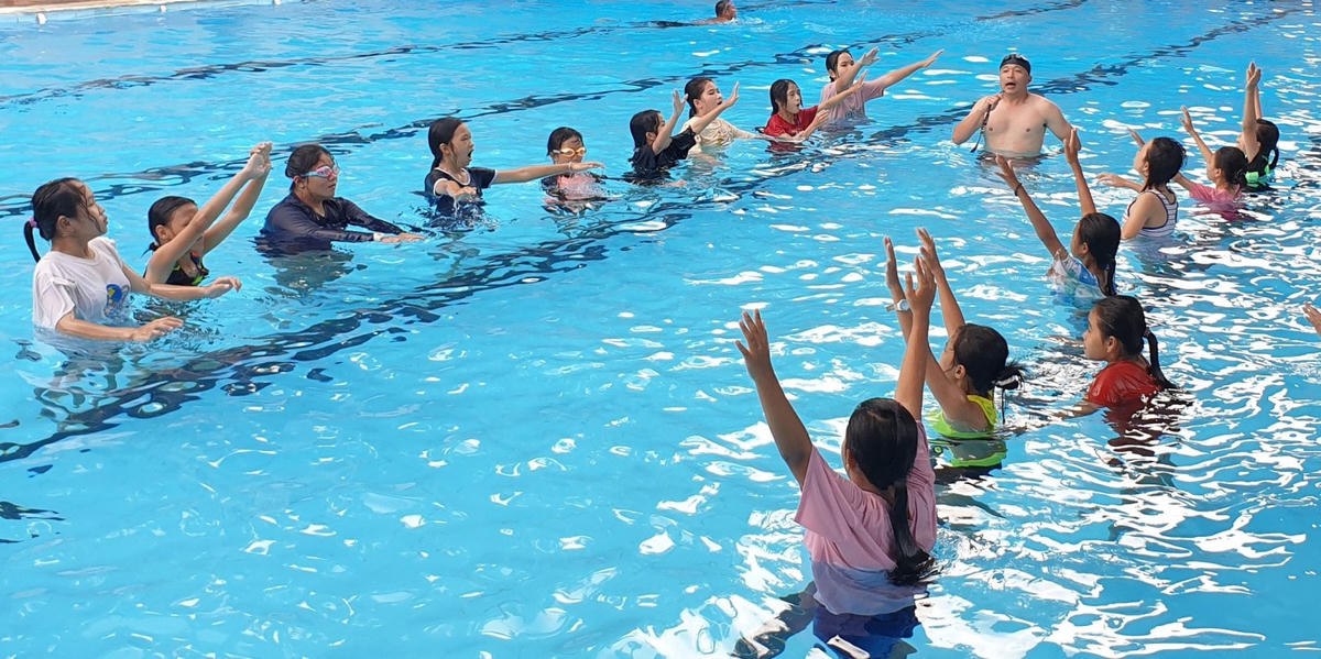 Dạy bơi cho trẻ là biện pháp hữu hiệu để phòng ngừa đuối nước.