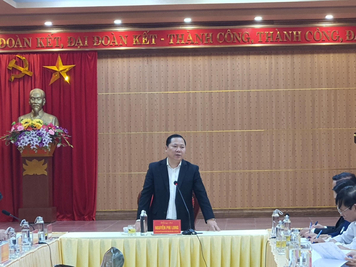 Ông Nguyễn Phi Long – Bí thư Tỉnh ủy Hòa Bình phát biểu tại buổi làm việc