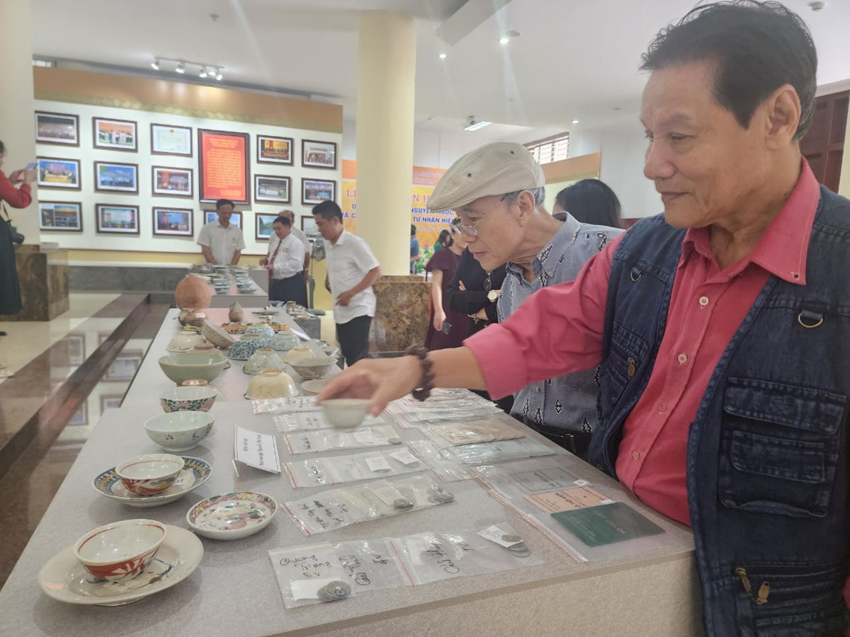 Bảo tàng Tổng hợp Quảng Bình trưng bày hiện vật do các nhà sưu tập ở tỉnh Bình Thuận trao tặng.