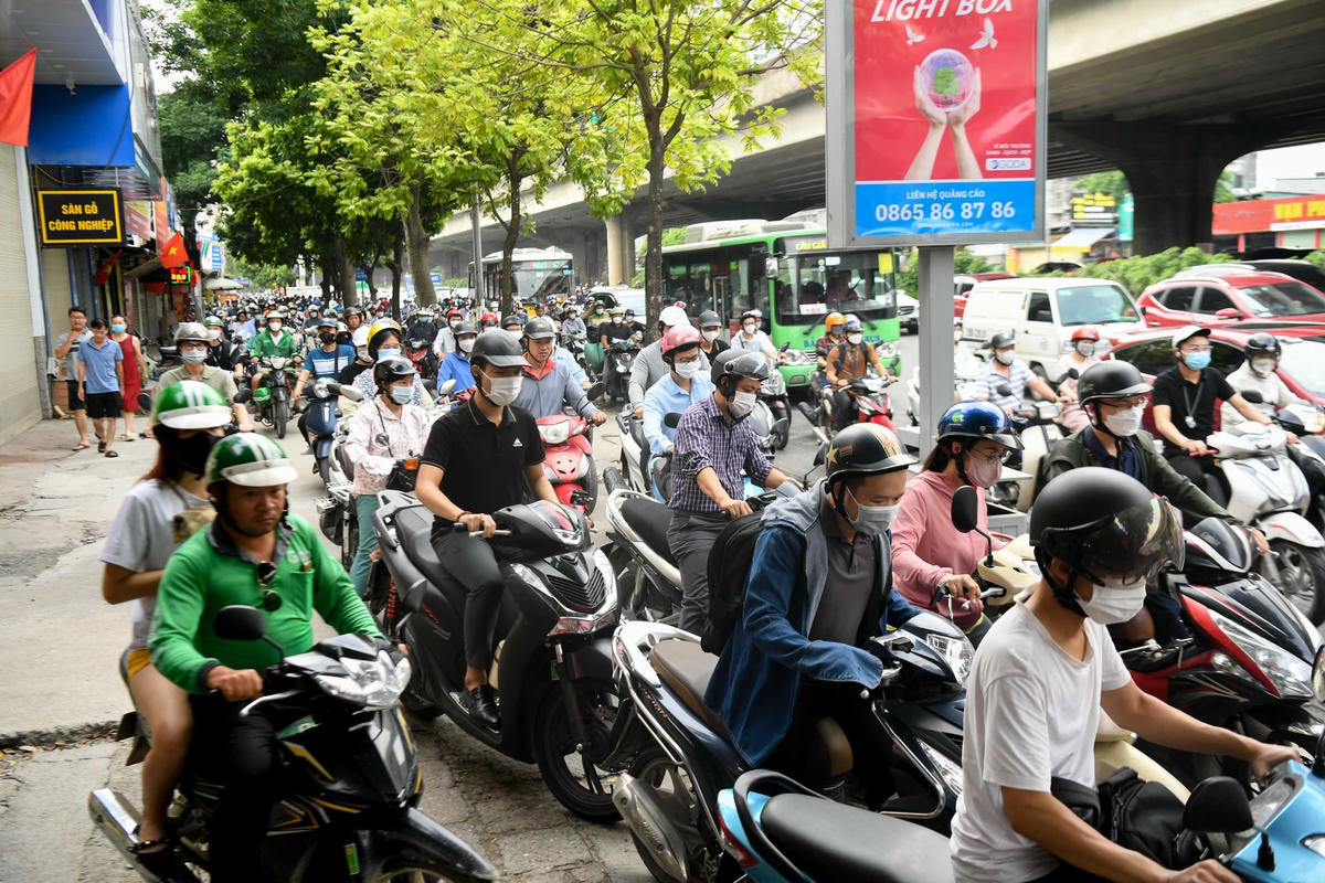 Sau kỳ nghỉ lễ 2-9 đường phố Hà Nội lại chật như nêm