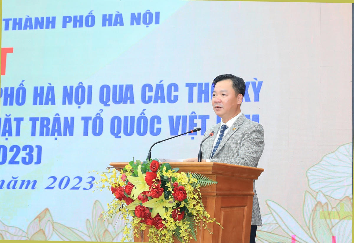Ông Nguyễn Sỹ Trường, Phó Chủ tịch Thường trực Ủy ban MTTQ Việt Nam thành phố Hà Nội phát biểu tại buổi gặp mặt. 