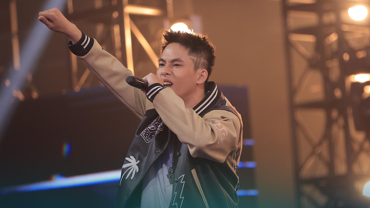 Dlow gây bão Rap Việt.