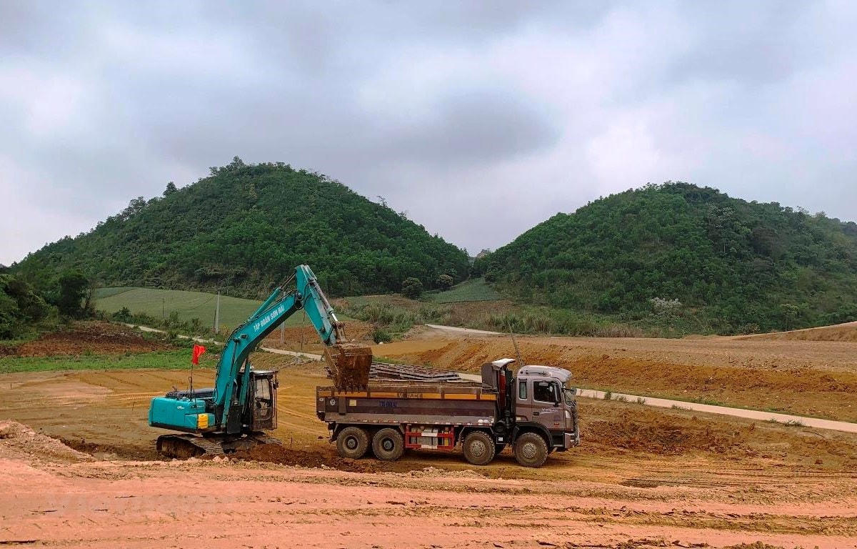 Dự án thành phần đoạn Cần Thơ-Cà Mau cần 18 triệu m3 cát đắp nền đường. Ảnh minh hoạ.