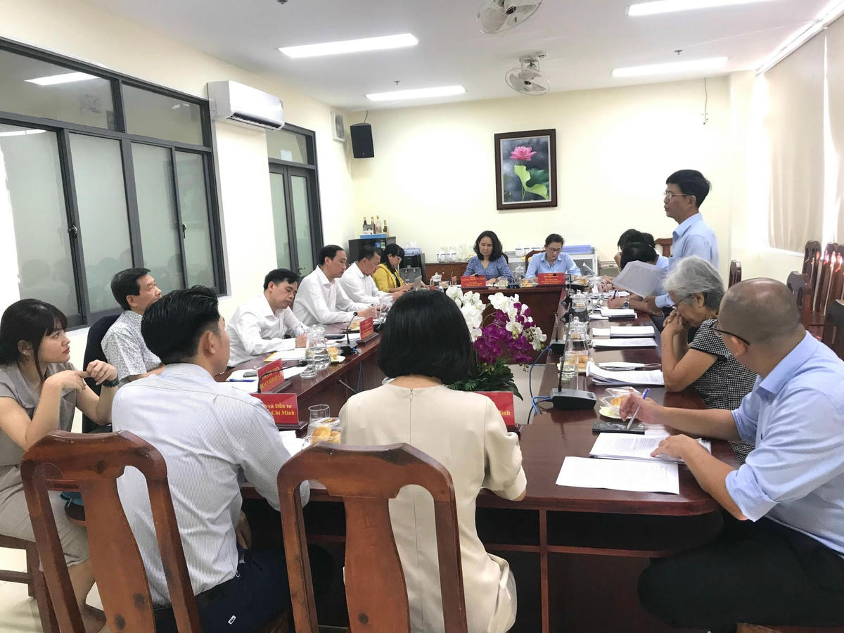 Quang cảnh buổi làm việc.
