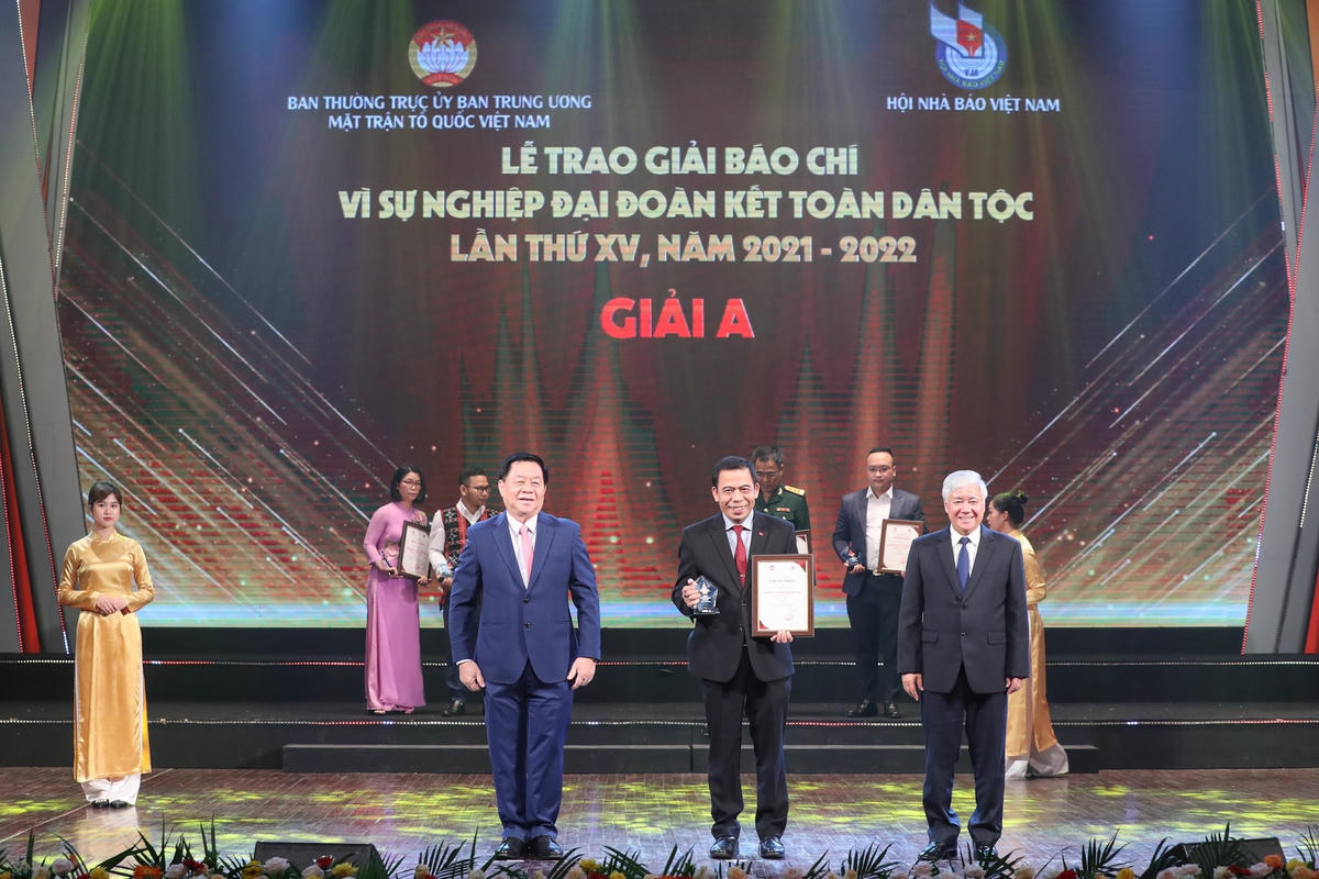[Ảnh] Lễ trao giải Báo chí 'Vì sự nghiệp Đại đoàn kết toàn dân tộc' lần thứ XV