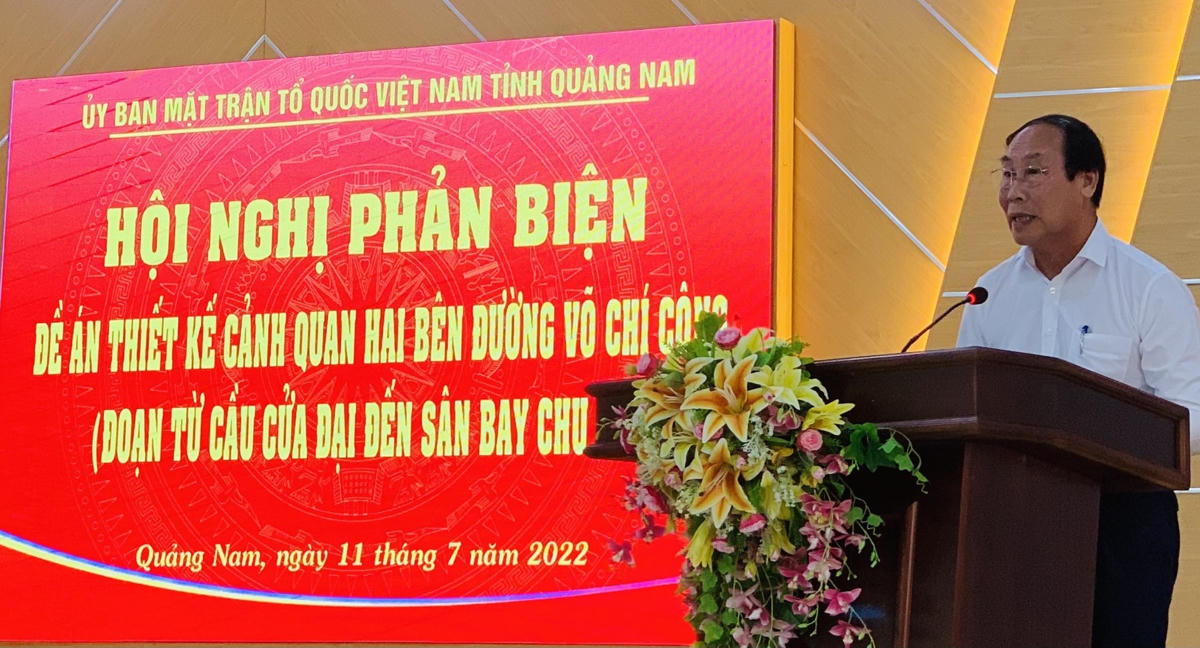 Ông Võ Xuân Ca, Chủ tịch Ủy ban MTTQ Việt Nam tỉnh Quảng Nam phát biểu tại Hội nghị.