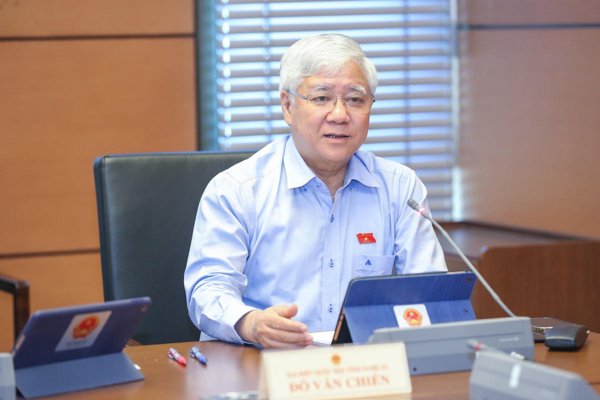 Bí thư Trung ương Đảng, Chủ tịch UBTƯ MTTQ Việt Nam Đỗ Văn Chiến phát biểu tại tổ sáng 3/11. Ảnh: Quang Vinh.