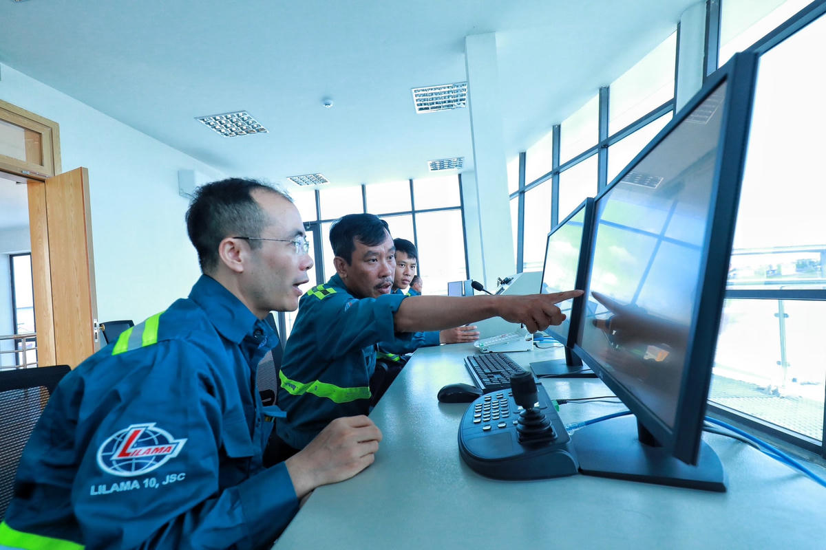 Hệ thống cửa, van điều tiết... sẽ được điều khiển tại hệ thống điều khiển trung tâm, ngoài ra còn có điều khiển tại chỗ.