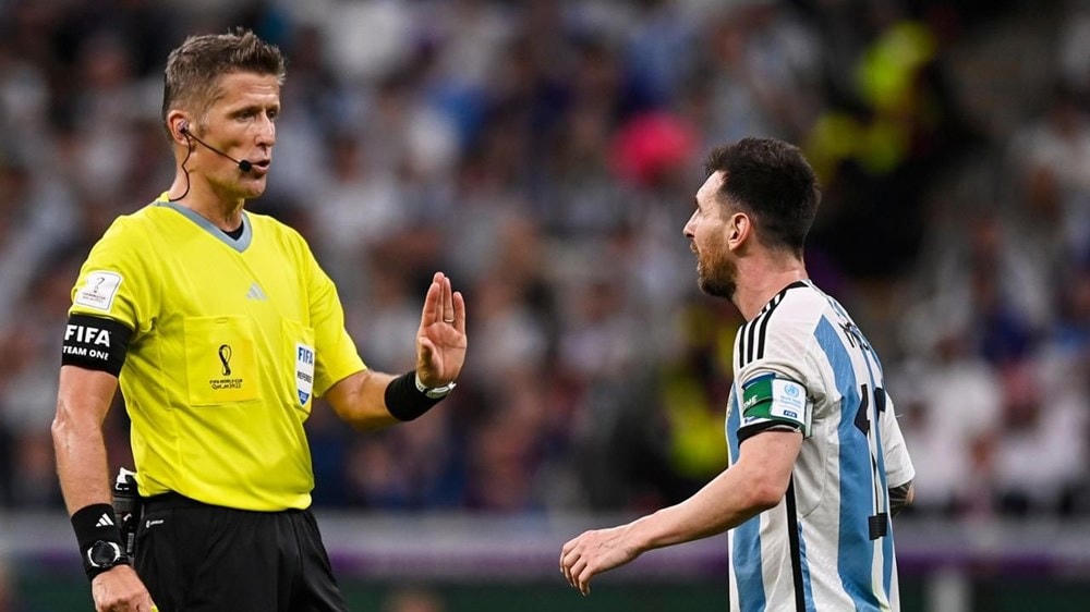 Trọng tài Daniele Orsato sẽ điều khiển trận Croatia-Argentina. (Nguồn: Getty Images).