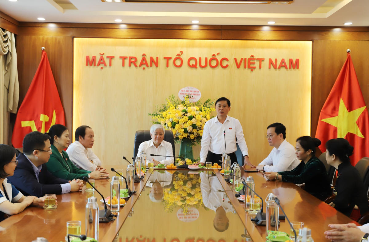 Bí thư Tỉnh ủy Nghệ An chúc mừng UBTƯ MTTQ Việt Nam nhân dịp kỷ niệm 92 năm ngày Truyền thống MTTQ Việt Nam.