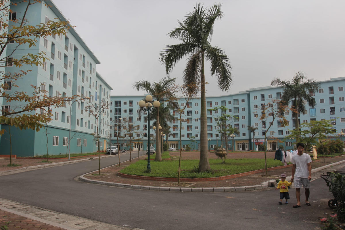 Giấc mơ được sở hữu nhà ở của người lao động vẫn rất xa vời. Ảnh: Quang Vinh.