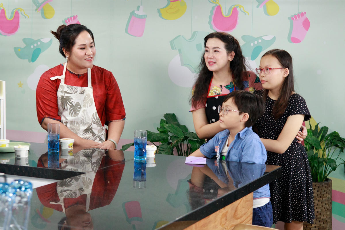 Chật vật mưu sinh bằng nghề phục vụ, Quỳnh Anh tìm cơ hội quay lại với nghề diễn.