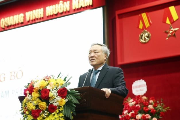 _cs_groups_all_content_documents_tinbai_yw5k_mzix_-edisp_-export_tand321570-1_333472-01.jpg