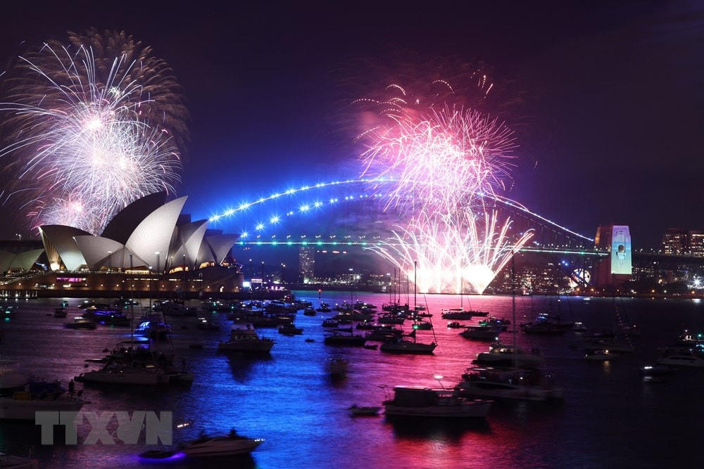 Cầu cảng ở thành phố Sydney (Australia) là một trong những nơi đón Năm mới 2023 sớm nhất thế giới. Ảnh: AFP/TTXVN.